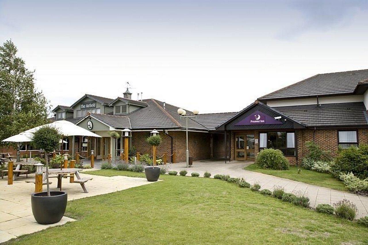 Premier Inn Hatfield ภายนอก รูปภาพ