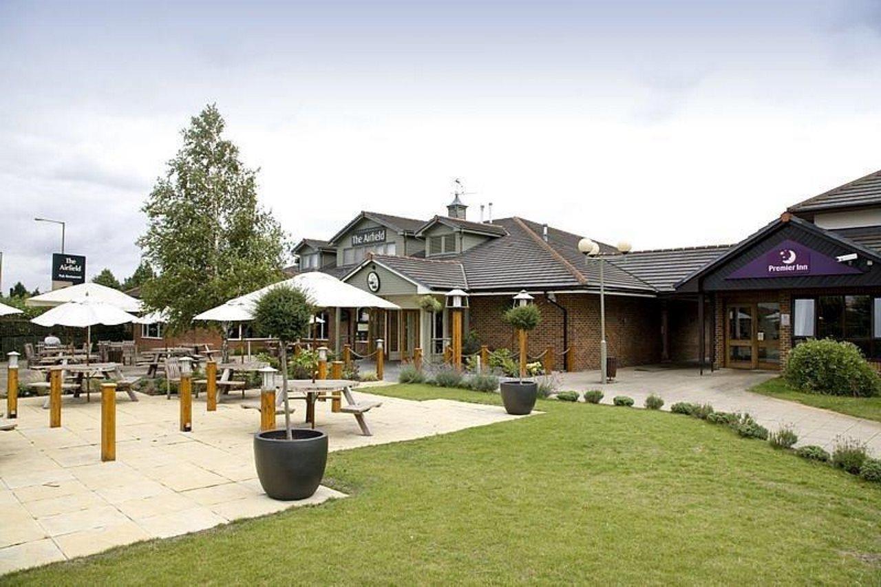 Premier Inn Hatfield ภายนอก รูปภาพ