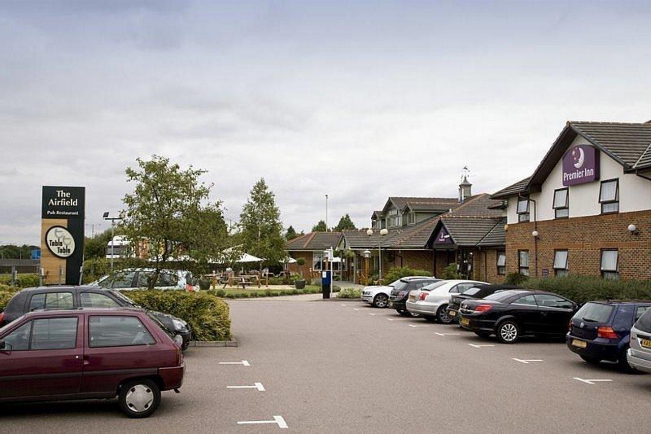 Premier Inn Hatfield ภายนอก รูปภาพ