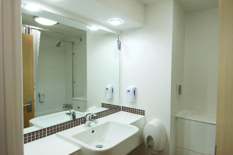 Premier Inn Hatfield ภายนอก รูปภาพ